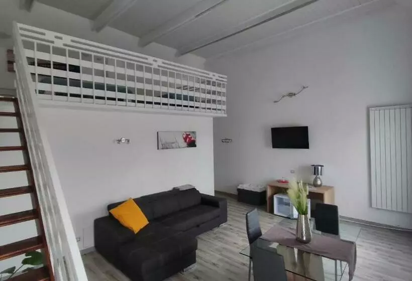 Aamiaismajoitus (B&B) Nautica Tarello   Casa Ena Beb