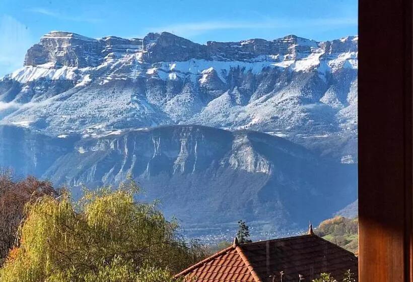 Aamiaismajoitus (B&B) Eco Logis Mad In Belledonne