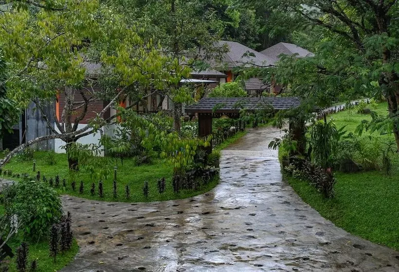 Hotelli Cascade Tara