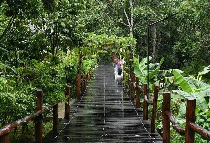 Hotelli Cascade Tara