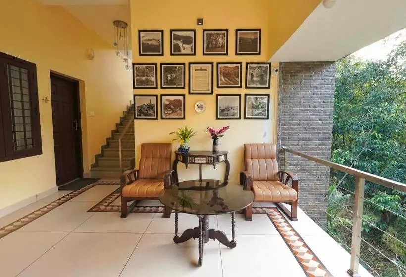 Pension Athirapilly On The Rocks