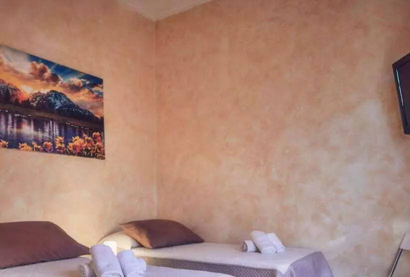 Aamiaismajoitus (B&B) Travelershome Ciampino 212 Central Station