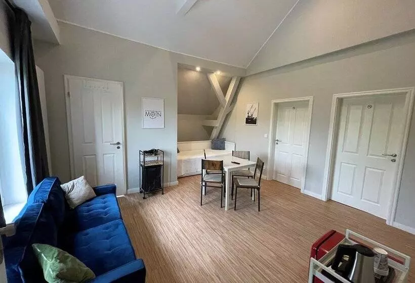 Ahoi Hostel