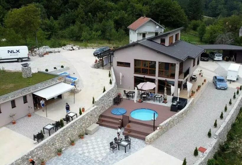 تختخواب و صبحانه Josanica Bed&breakfast