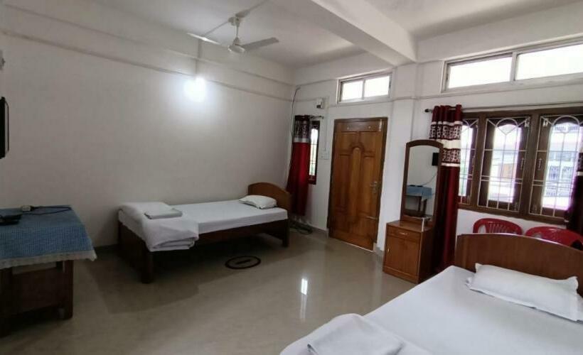 Hotel Jcs Guest House