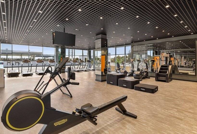 هتل Wyndham Garden Baku