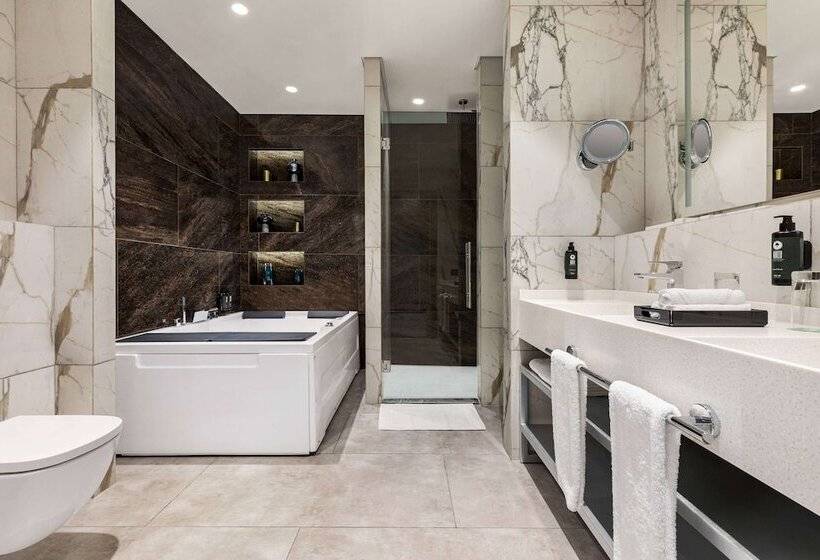 هتل Wyndham Garden Baku