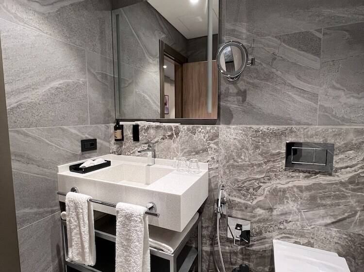 هتل Wyndham Garden Baku