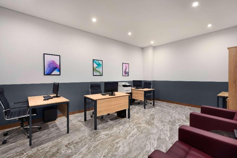 هتل Wyndham Garden Baku