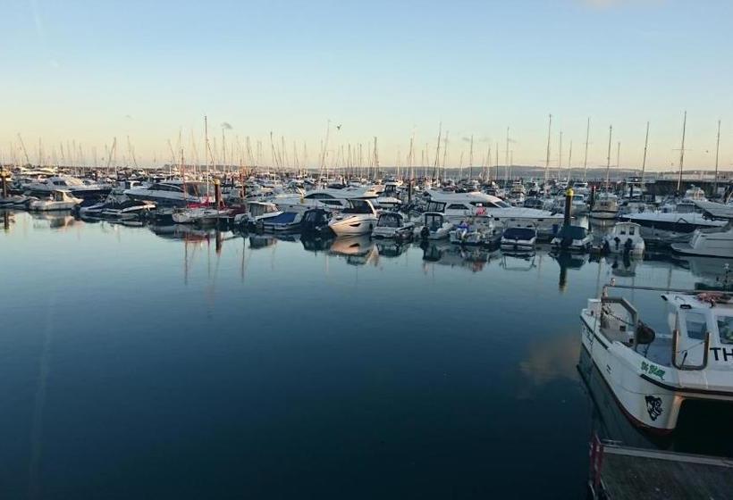 مبيت وإفطار Lawnswood Guest House