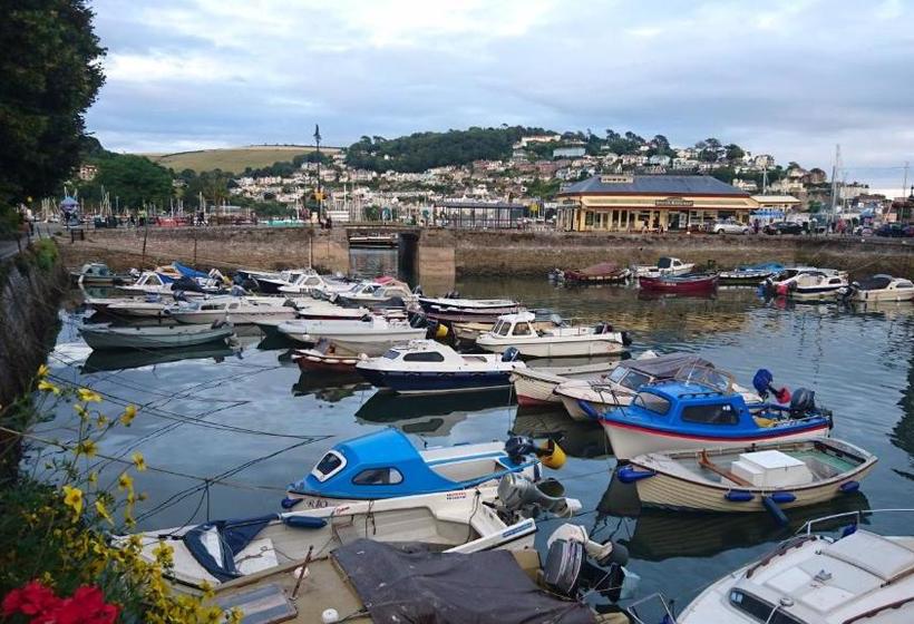 مبيت وإفطار Lawnswood Guest House