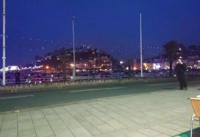 ベッドアンドブレックファースト Lawnswood Guest House