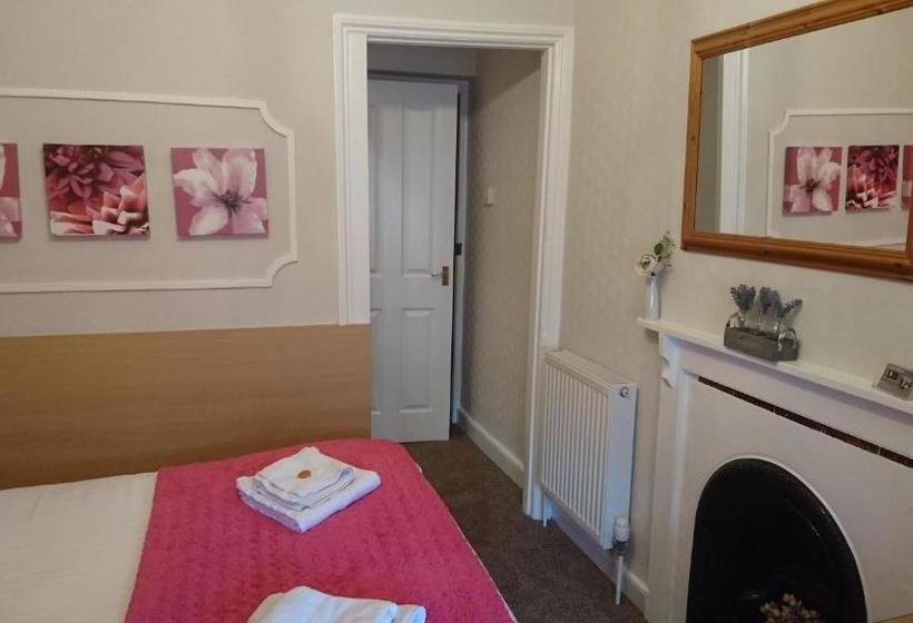 مبيت وإفطار Lawnswood Guest House