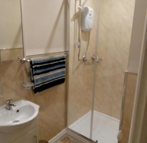 مبيت وإفطار Lawnswood Guest House