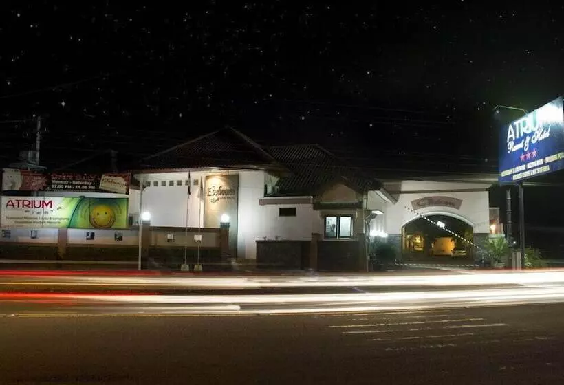 בית מלון כפרי Atrium Resort &