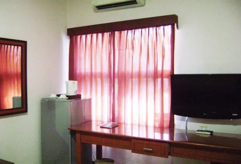 בית מלון כפרי Atrium Resort &