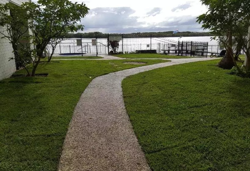 ホテル Banyandah Towers