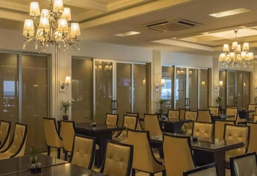 Отель Gajahmada