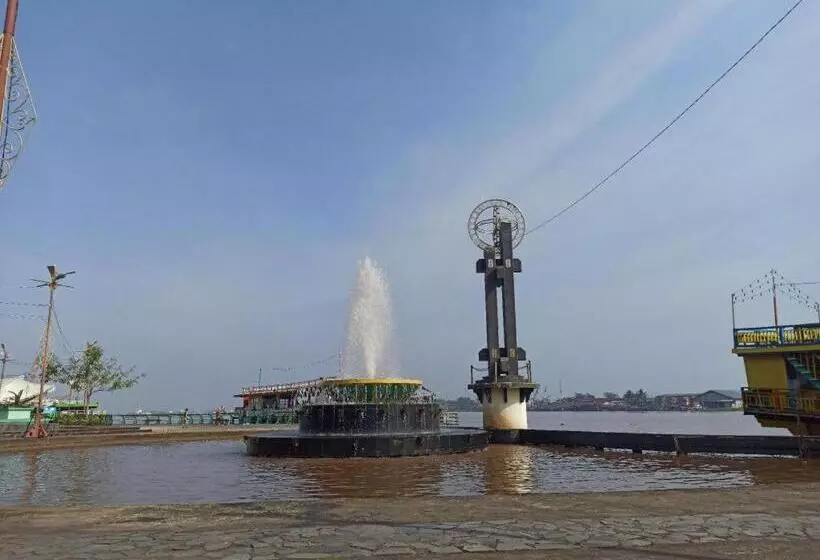 Отель Gajahmada