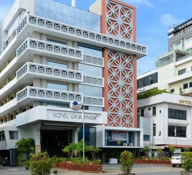 Отель Gajahmada