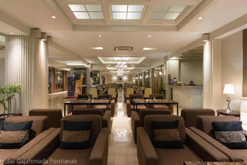 Отель Gajahmada