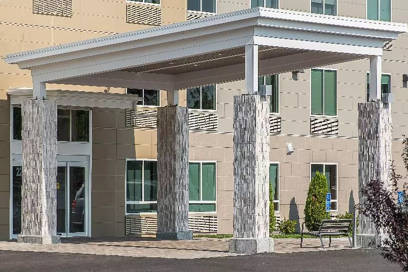 Отель Holiday Inn Express & Suites Norwood Boston Area By Ihg