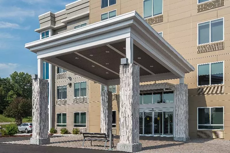 Отель Holiday Inn Express & Suites Norwood Boston Area By Ihg