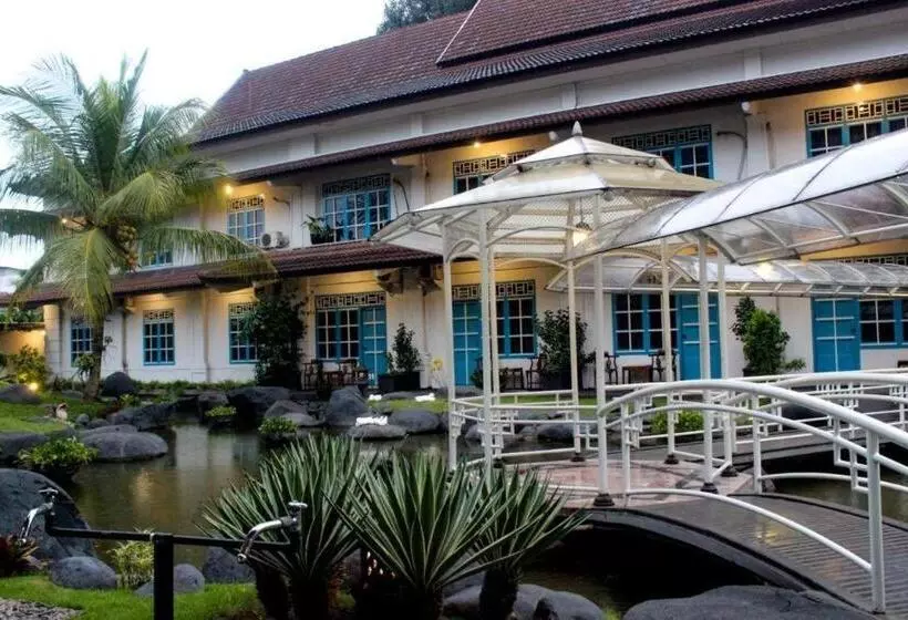 فندق Merdeka Kediri