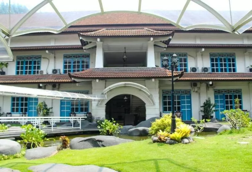 فندق Merdeka Kediri