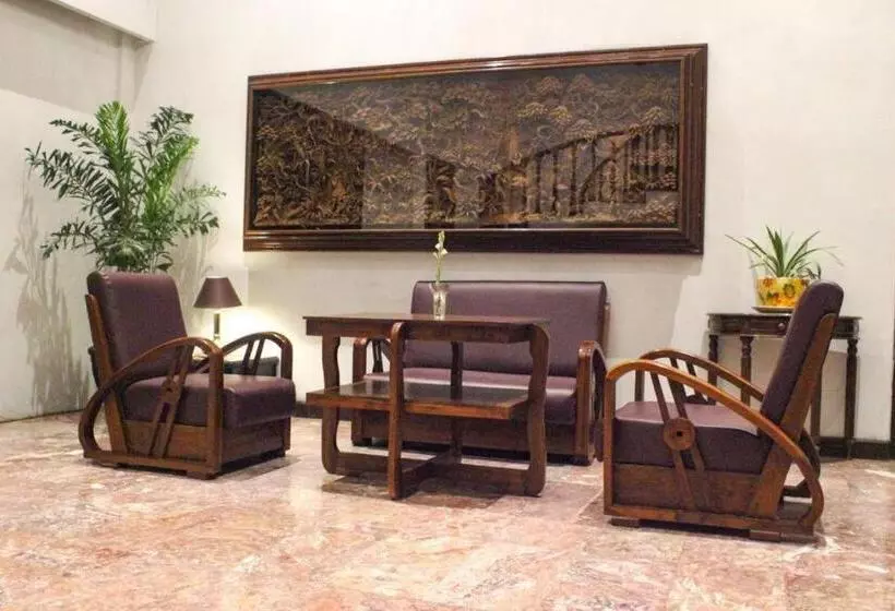 فندق Merdeka Kediri