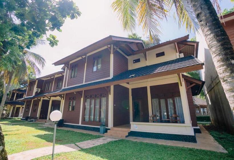 Hotel Mutiara Carita Cottages