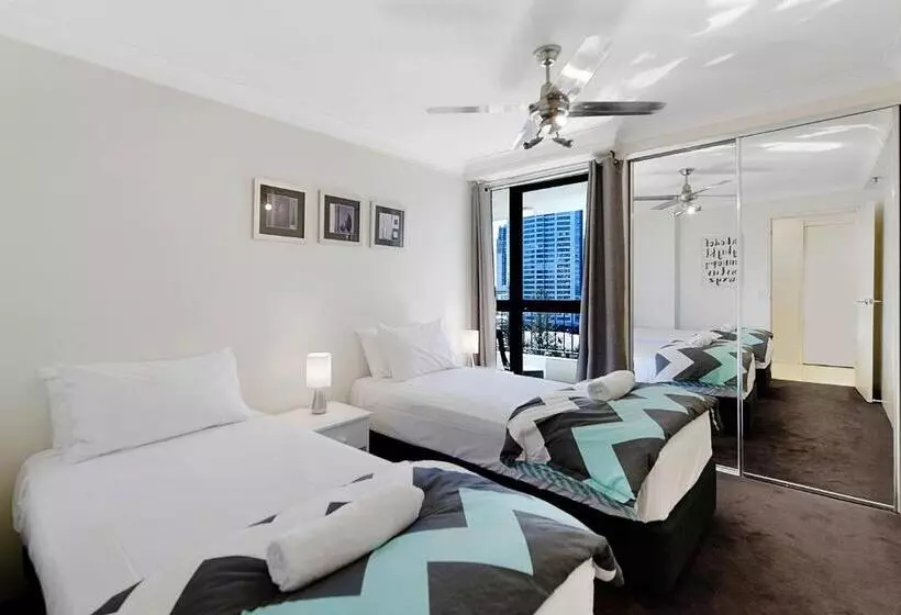 ホテル Surfers Century Oceanside Apartments