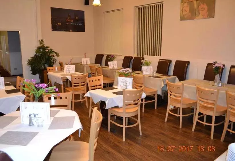 Hotel Throstles Nest