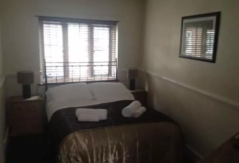 Pension The Nags Head