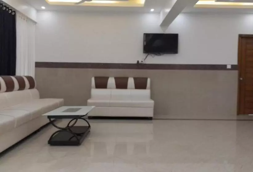 ホテル Dwarka Lodging & Boarding