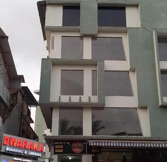 ホテル Dwarka Lodging & Boarding