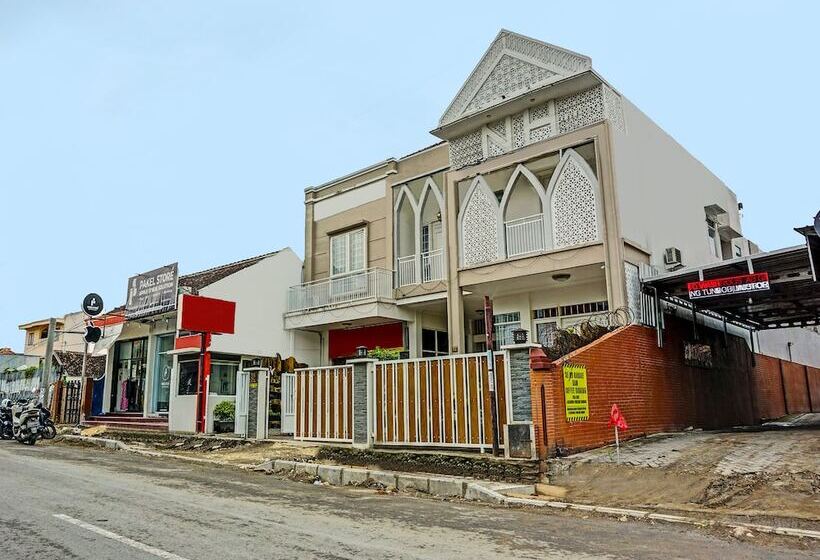 호텔 Oyo 91812 Nh Kost Syariah