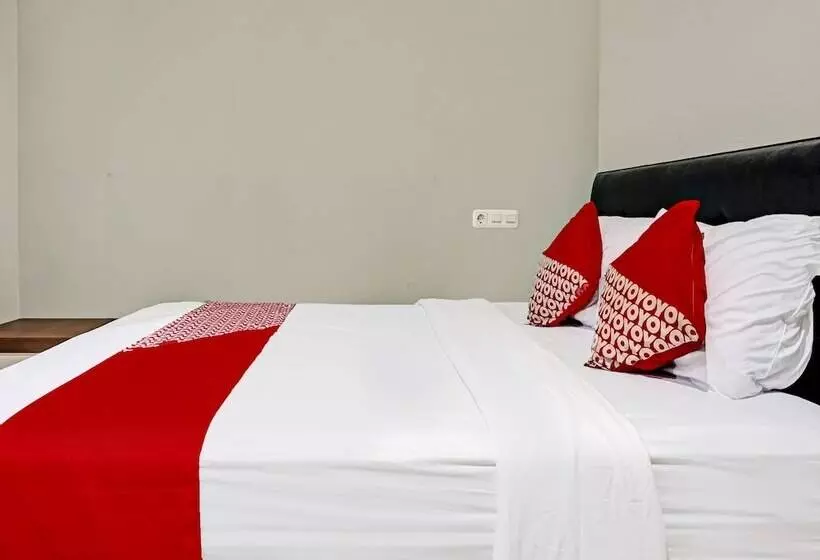Hotelli Oyo 91812 Nh Kost Syariah