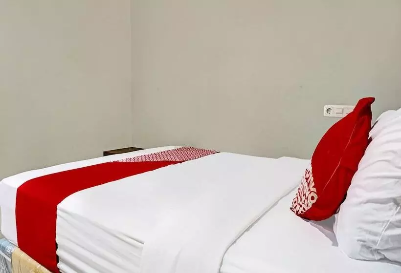 Hotelli Oyo 91812 Nh Kost Syariah