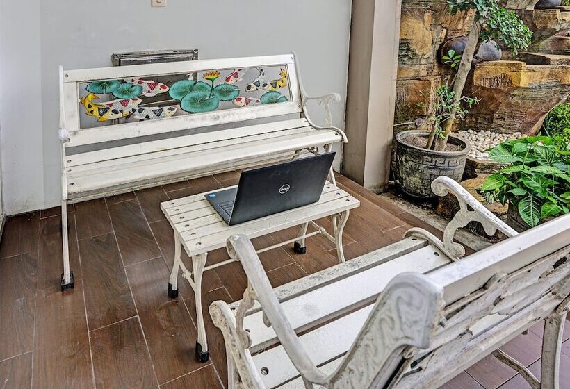 호텔 Oyo 91812 Nh Kost Syariah