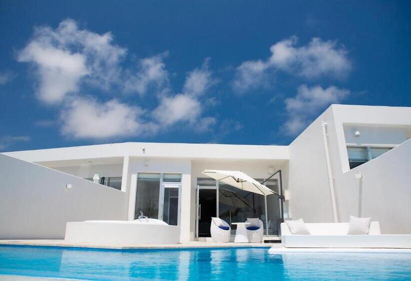 בית מלון כפרי Ronsard Resort Irabu