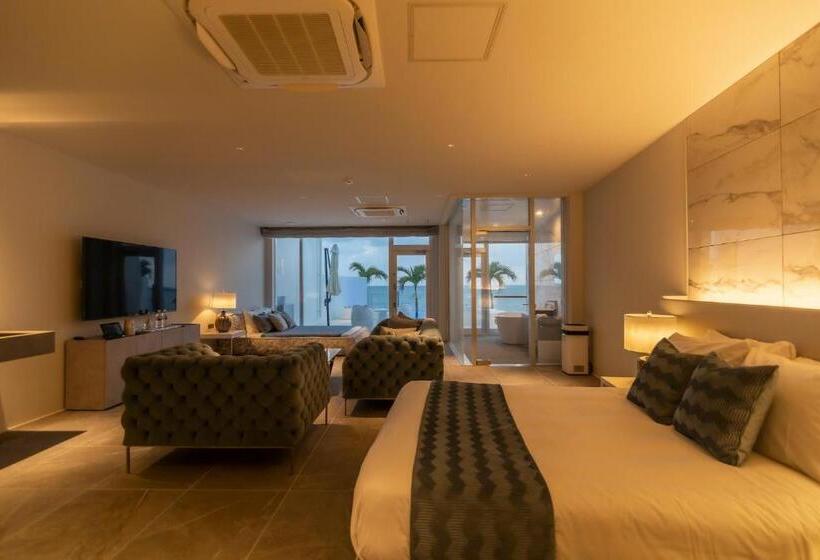 בית מלון כפרי Ronsard Resort Irabu