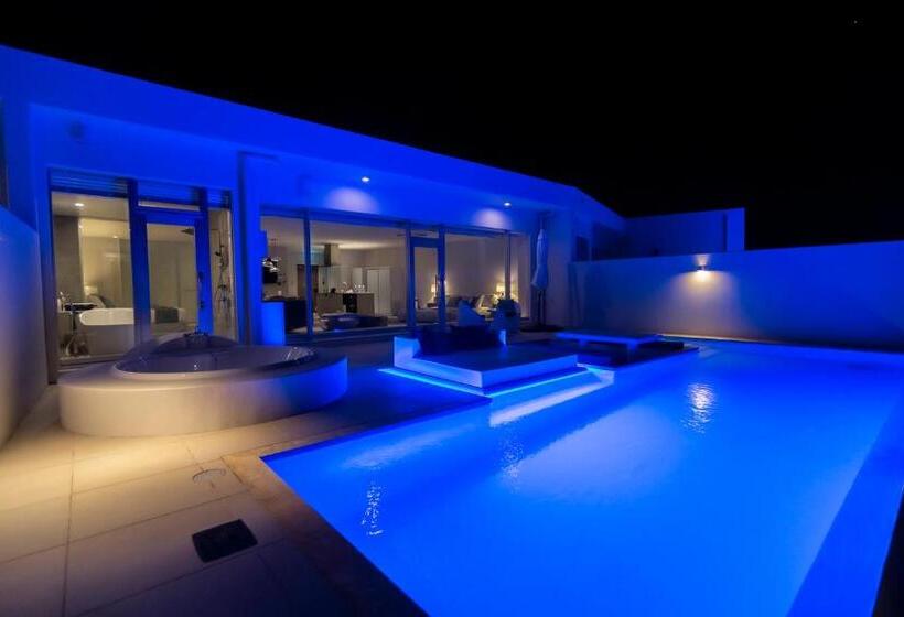 בית מלון כפרי Ronsard Resort Irabu