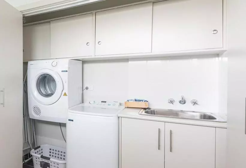Warners Bay Apartments