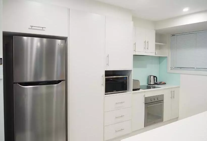 Warners Bay Apartments