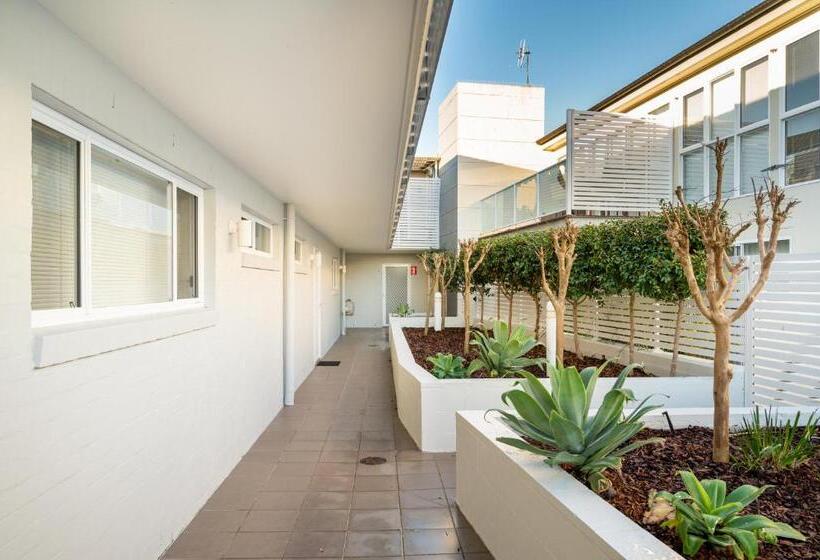 Warners Bay Apartments