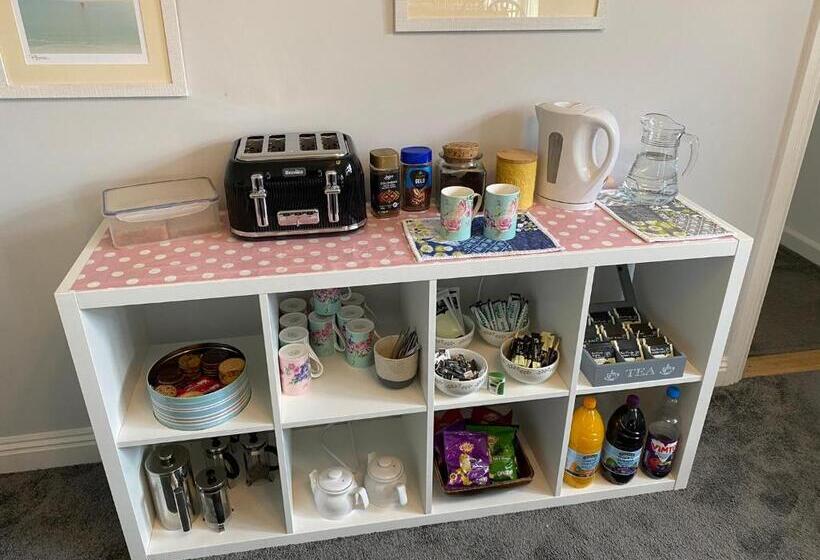 Agapanthus Bed & Breakfast   Fraddam