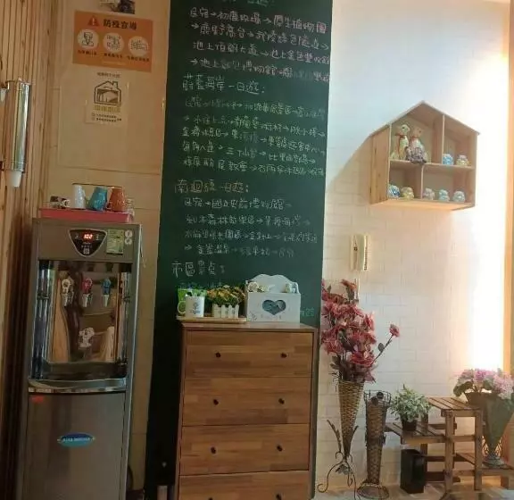 تختخواب و صبحانه 愛海居民宿love