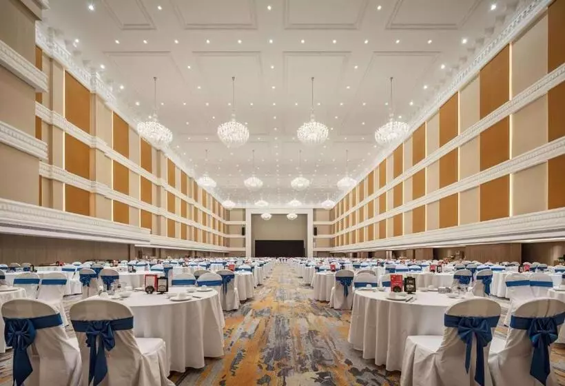 ホテル Wyndham Grand Zhaoqing Downtown