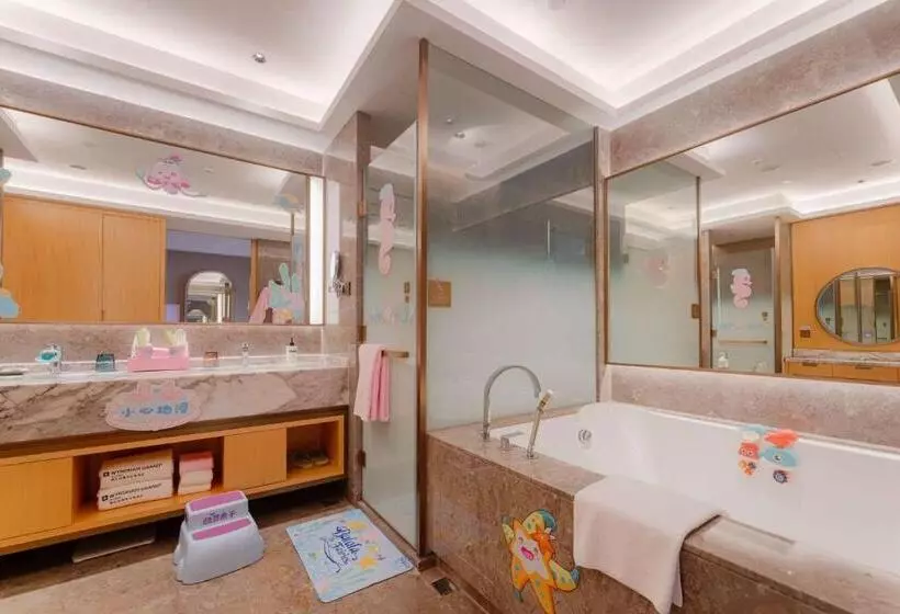 ホテル Wyndham Grand Zhaoqing Downtown